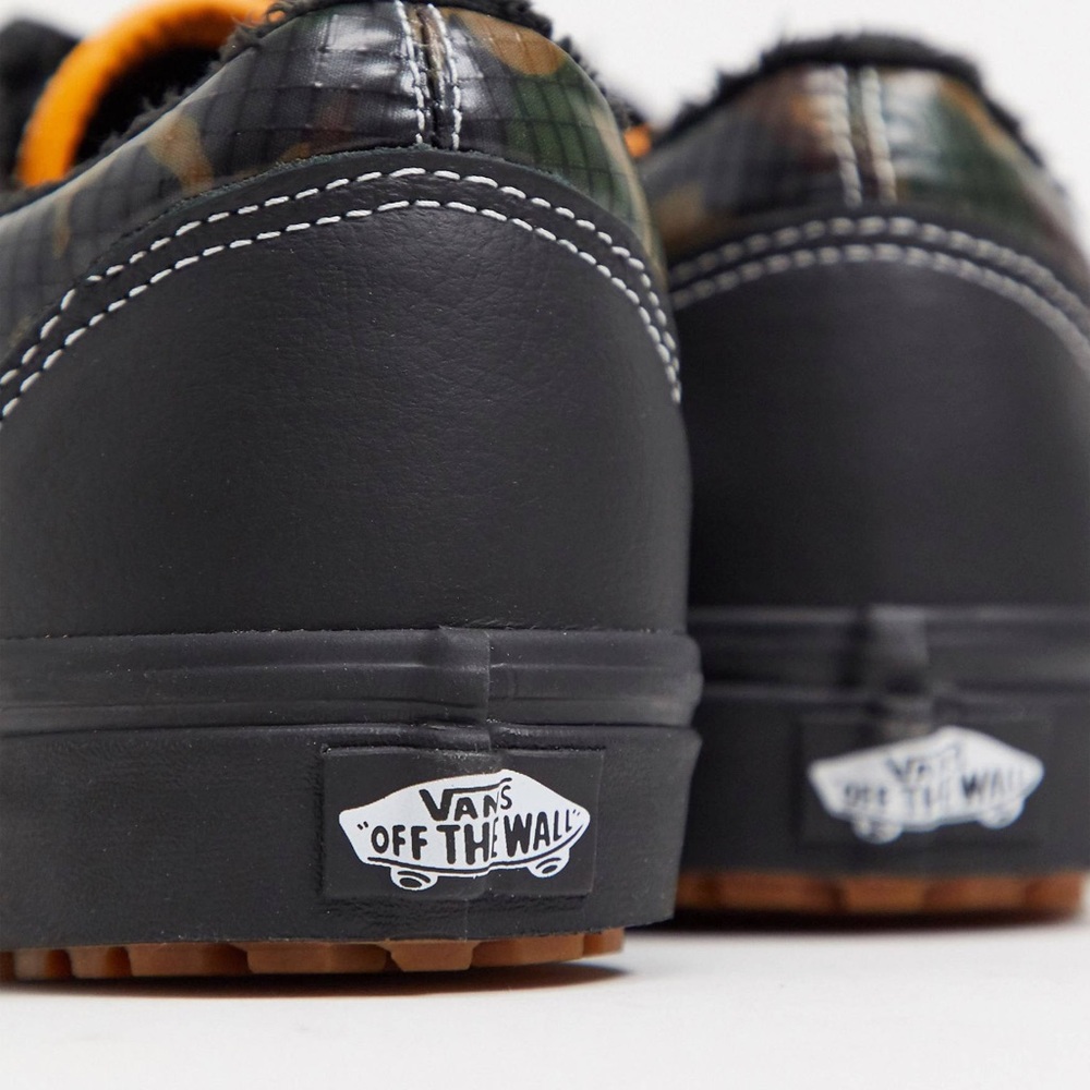 NWT Vans MTE Old Skool Sneakers - Picture 2 of 3